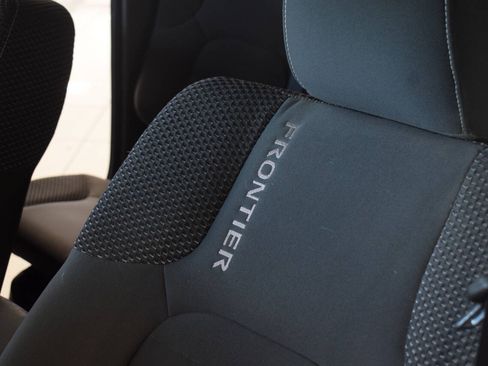 Used 2015 Nissan Frontier Desert Runner RWD image 62