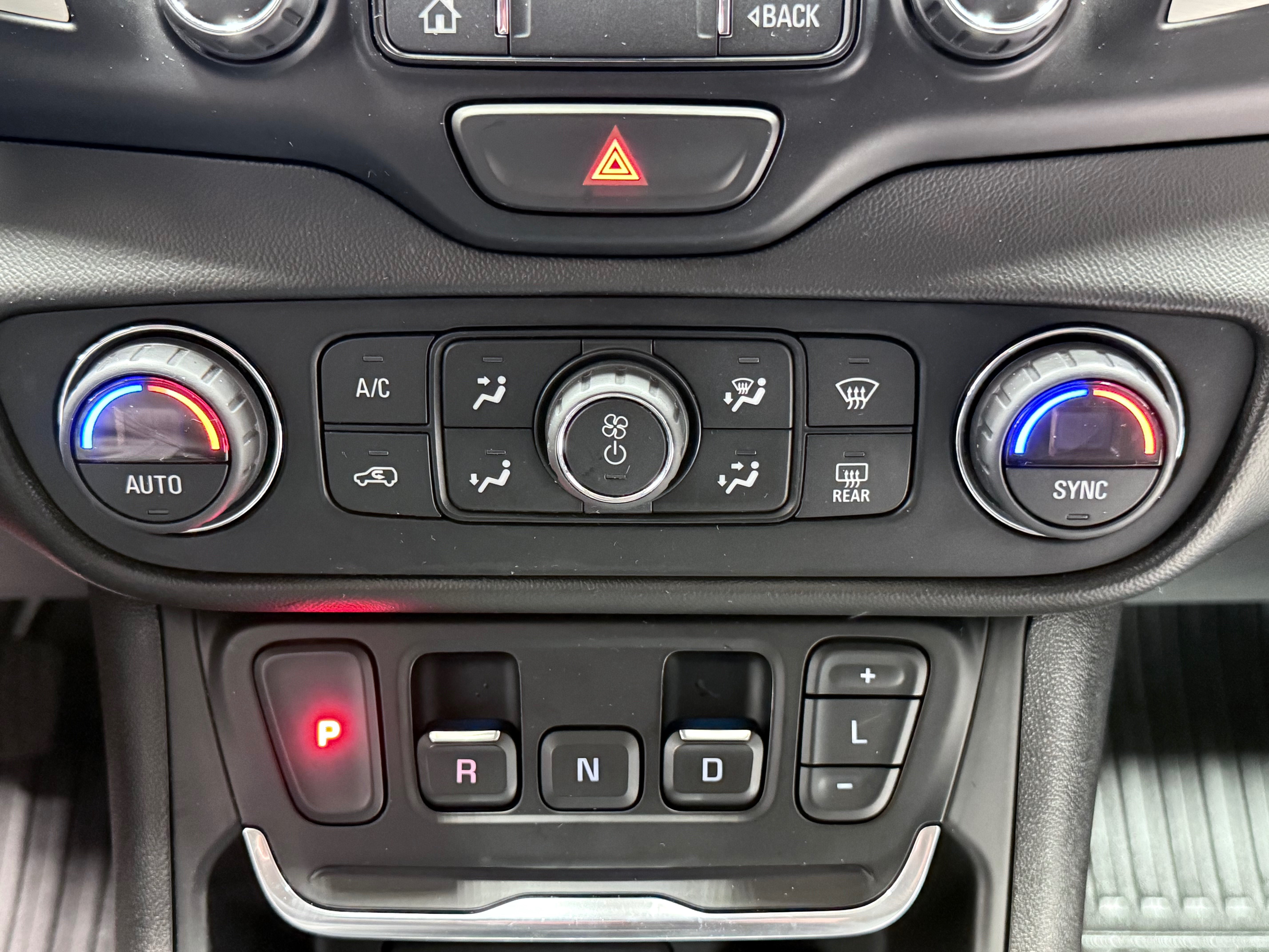 Used 2020 GMC Terrain SLT w/ Preferred Package FWD image 29