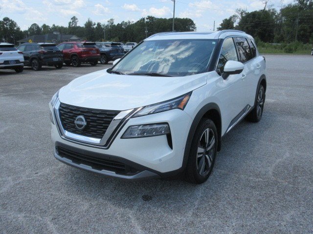 Used 2023 Nissan Rogue SL w/ SL Premium Package FWD image 2