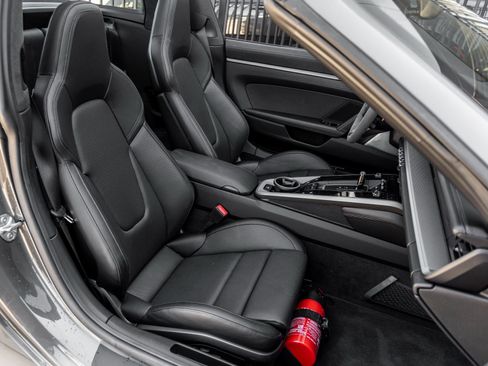 Certified 2024 Porsche 911 Targa 4S w/ Premium Package image 33