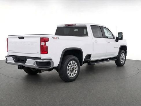 Used 2025 Chevrolet Silverado 2500 LT w/ Convenience Package AWD/4WD image 8