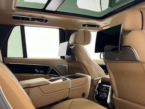 Used 2024 Land Rover Range Rover Autobiography image 22