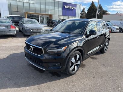 Used 2021 Volvo XC40 T5 Momentum w/ Protection Package Premier