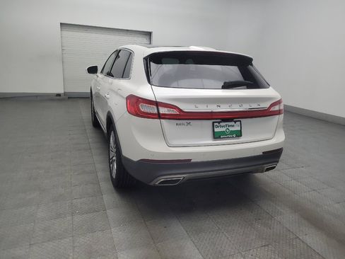 Used 2016 Lincoln MKX Reserve w/ Technology Package FWD image 5