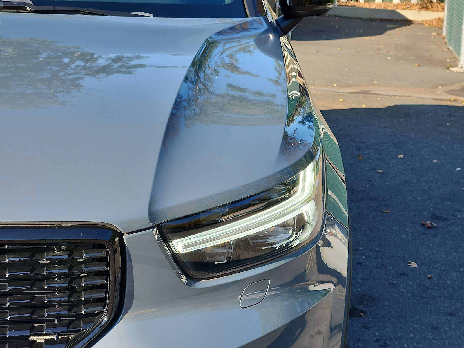 Used 2022 Volvo XC40 T5 R-Design w/ Advanced Package AWD/4WD image 9