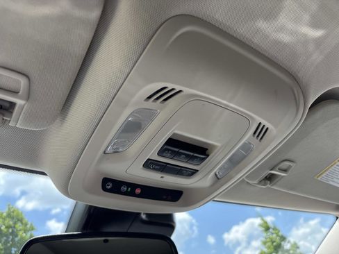 Used 2023 Buick Envision Essence w/ Sport Touring Package FWD image 27