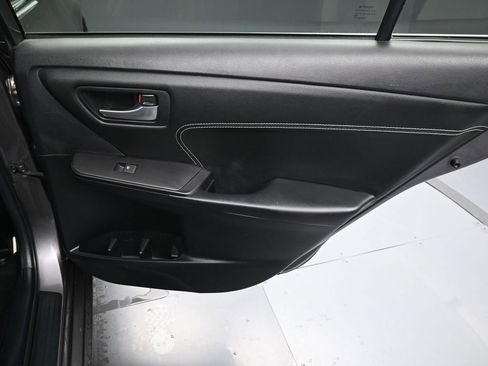 Used 2016 Toyota Camry XLE image 31