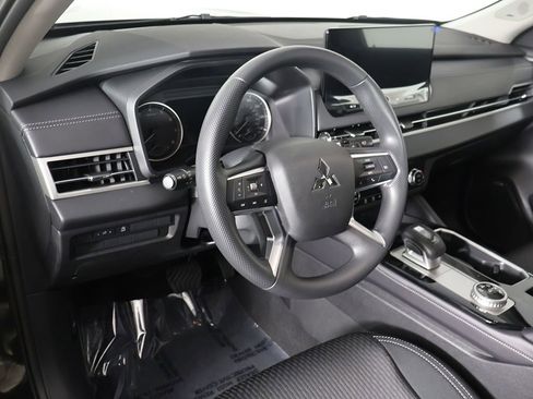 New 2026 Mitsubishi Outlander ES FWD image 24