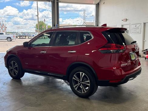 Used 2017 Nissan Rogue SL AWD/4WD image 32