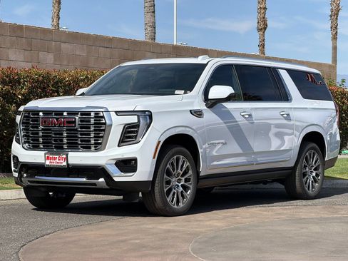 New 2026 GMC Yukon XL Denali w/ Denali Reserve Package RWD image 8
