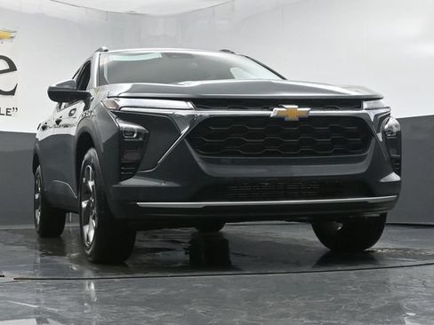 New 2026 Chevrolet Trax LT FWD image 3