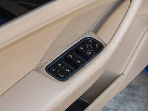 Used 2018 Porsche Panamera 4 w/ Sport Chrono Package image 57