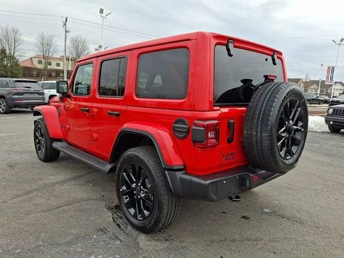 Certified 2025 Jeep Wrangler Unlimited Sahara AWD/4WD image 4