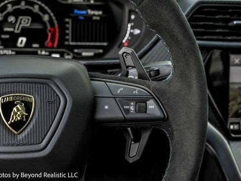 Used 2024 Lamborghini Urus Performante image 38