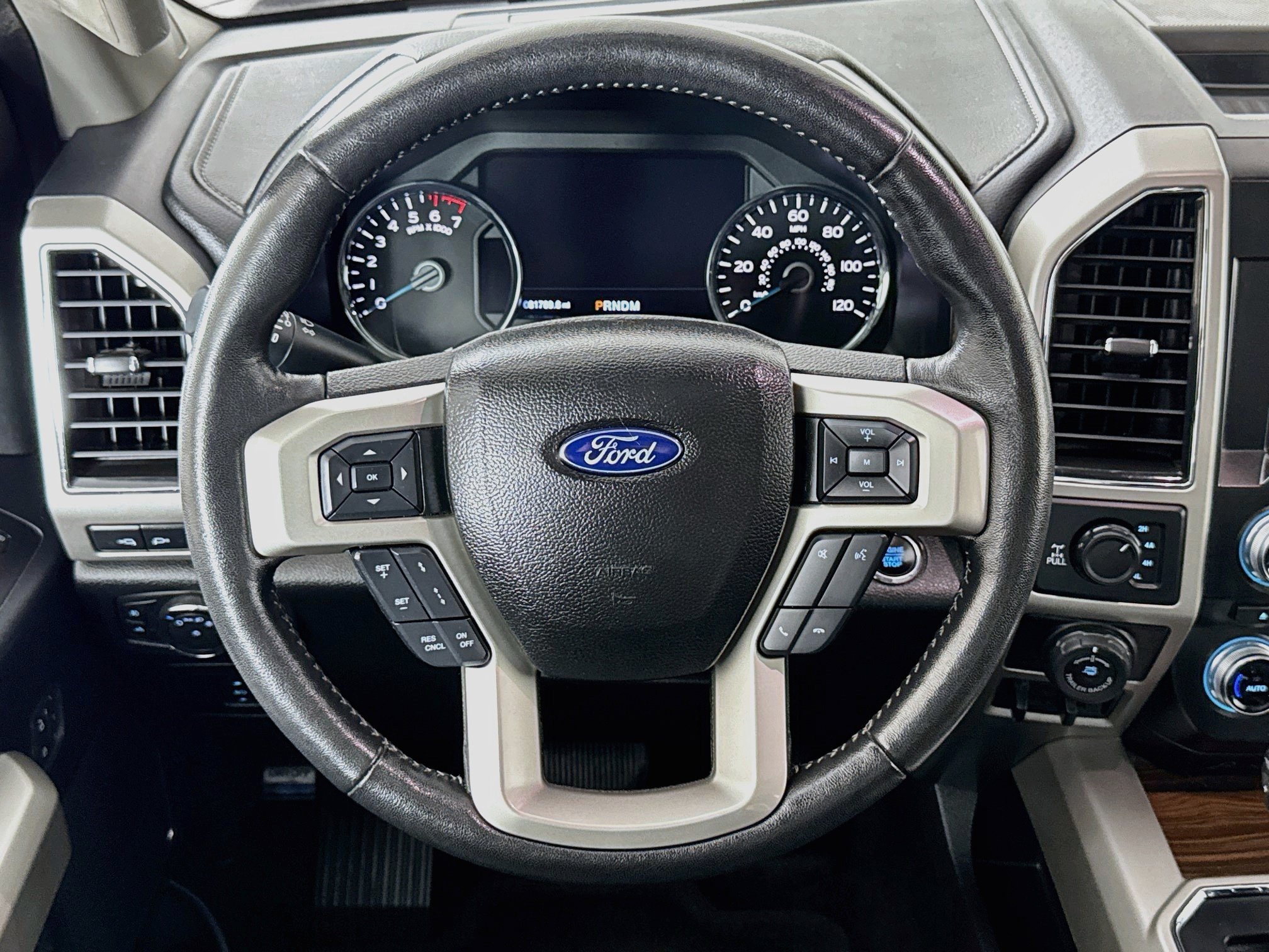 Used 2017 Ford F150 Lariat w/ Equipment Group 502A Luxury AWD/4WD image 4