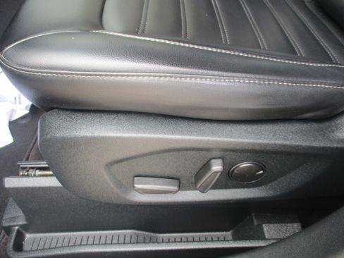 Used 2020 Ford Edge SEL w/ Convenience Package FWD image 12