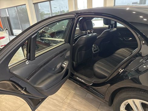 Used 2019 Mercedes-Benz S 560 4MATIC Sedan image 36
