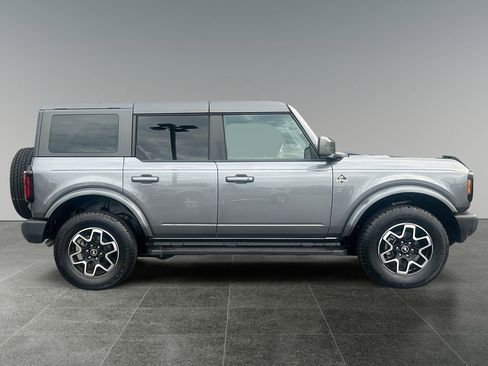 Used 2023 Ford Bronco Outer Banks image 8