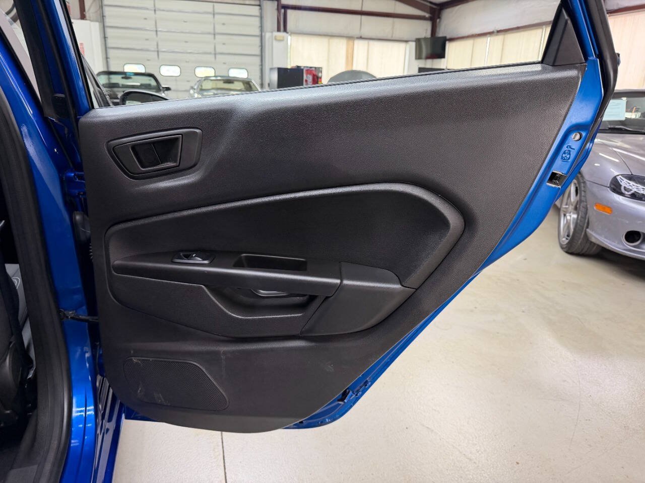 Used 2018 Ford Fiesta SE w/ Equipment Group 201A FWD image 14
