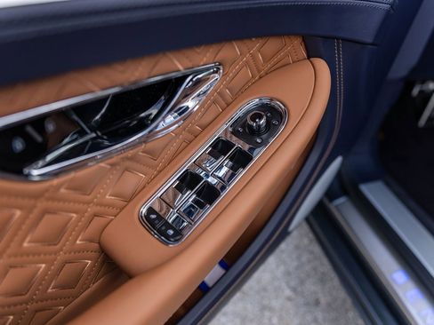 Used 2023 Bentley Continental GT Azure AWD/4WD image 52
