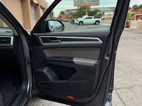 Used 2021 Volkswagen Atlas SE w/ Panoramic Sunroof Package image 20