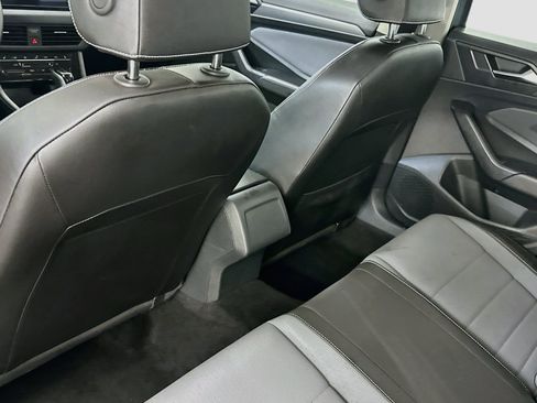 Used 2025 Volkswagen Jetta SE FWD image 28