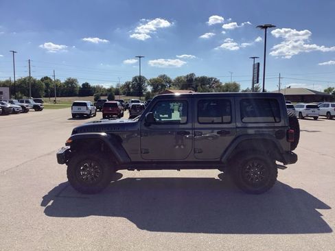 Used 2021 Jeep Wrangler Unlimited Rubicon w/ Dual Top Group image 4