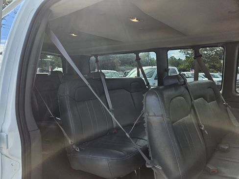 Used 2020 Chevrolet Express 3500 LS image 22