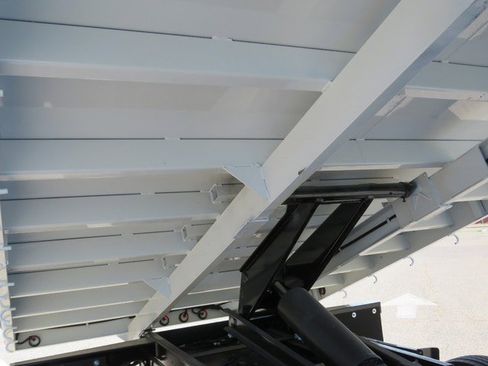 New 2023 RAM 5500 Tradesman w/ Chrome Appearance Group image 29