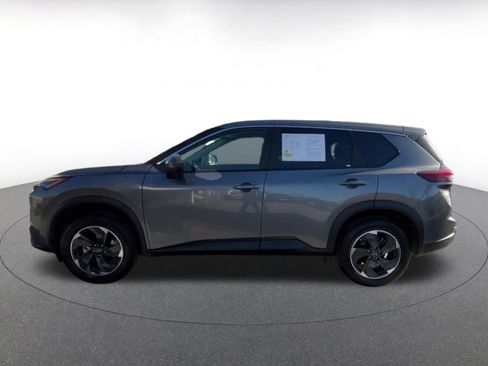 Used 2025 Nissan Rogue SV image 9