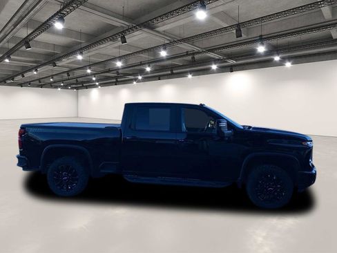 Used 2025 Chevrolet Silverado 2500 LT w/ Trail Boss Package image 8