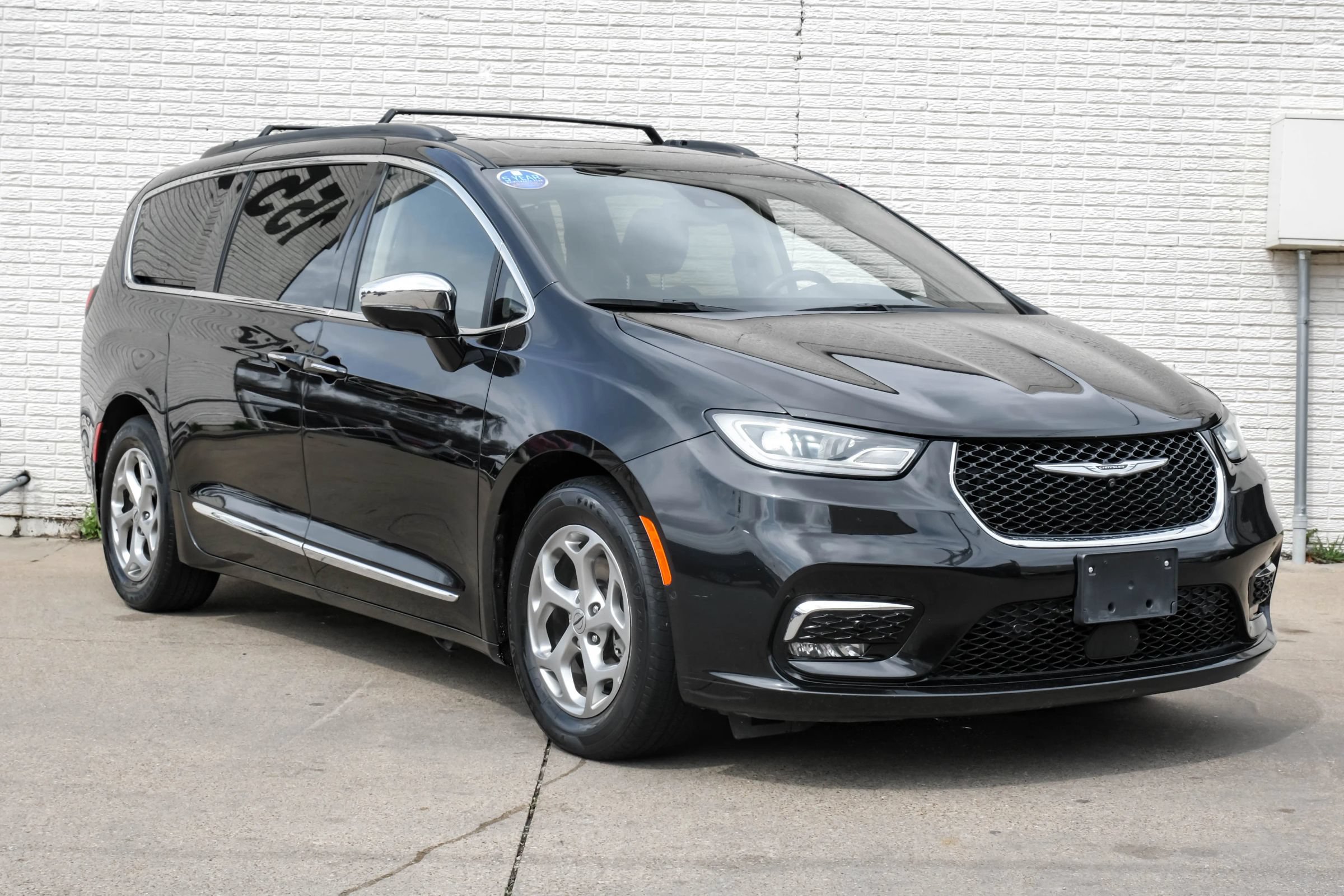 Used 2022 Chrysler Pacifica Limited FWD image 5