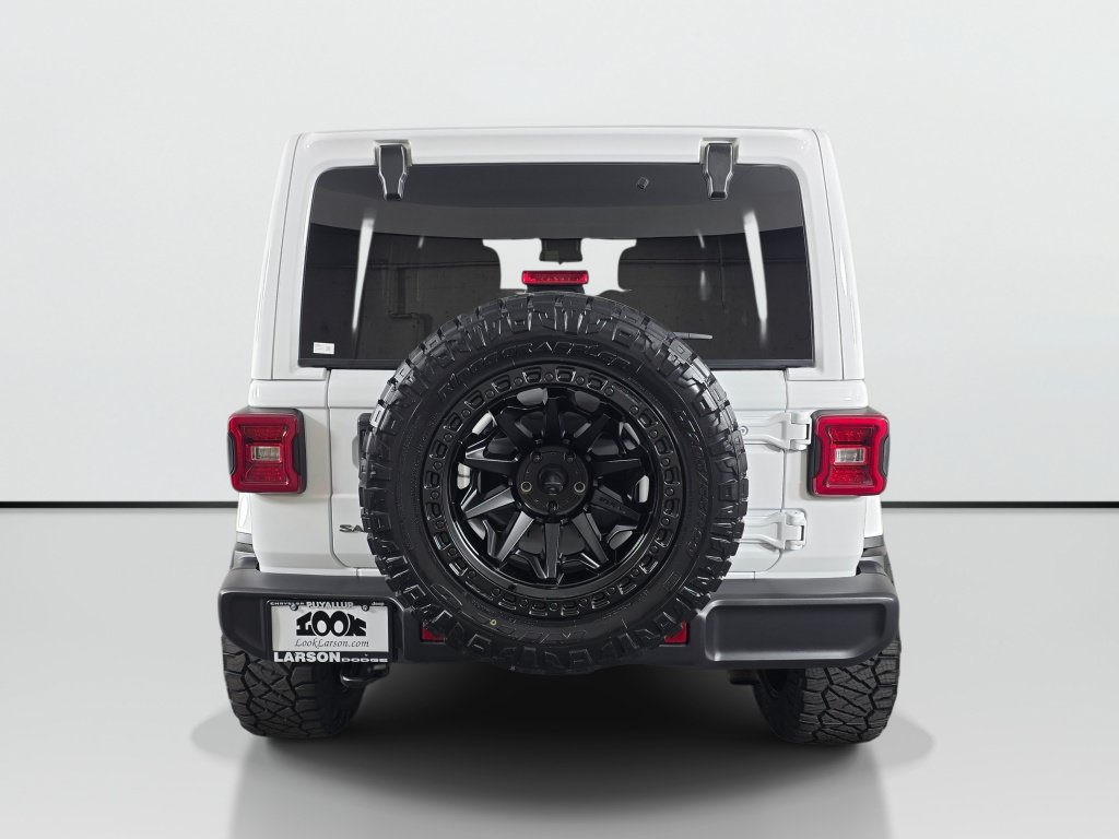 Used 2025 Jeep Wrangler Unlimited Sahara AWD/4WD image 4