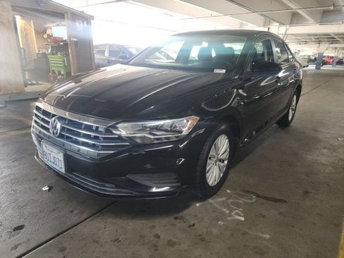 Used 2019 Volkswagen Jetta S w/ Driver Assistance Package FWD image 5