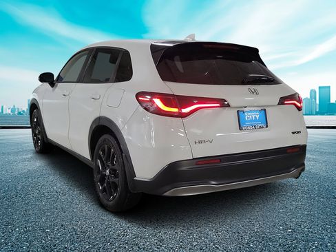 Used 2023 Honda HR-V Sport image 4