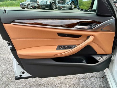 Used 2018 BMW 530i xDrive image 13