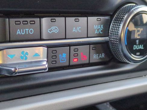 Used 2022 Ford Expedition Max XLT image 39