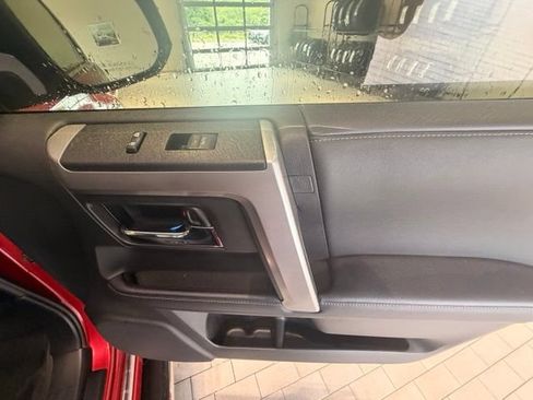 Used 2022 Toyota 4Runner Limited AWD/4WD image 15