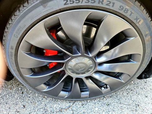 Used 2021 Tesla Model Y Performance image 13