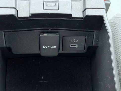 Used 2025 Toyota Corolla LE FWD image 33