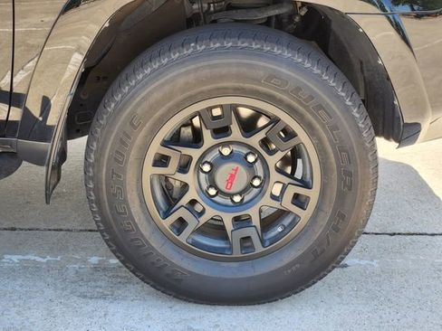 Used 2021 Toyota 4Runner Venture AWD/4WD image 9
