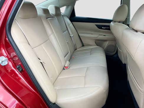 Used 2017 Nissan Altima 2.5 SL w/ Moonroof Package image 27