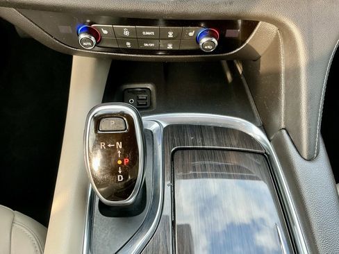 Used 2021 Buick Enclave Essence w/ Sound and Sites Package image 37