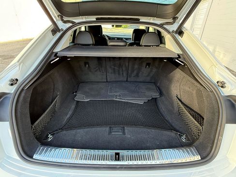 Used 2020 Audi e-tron Premium Plus image 21