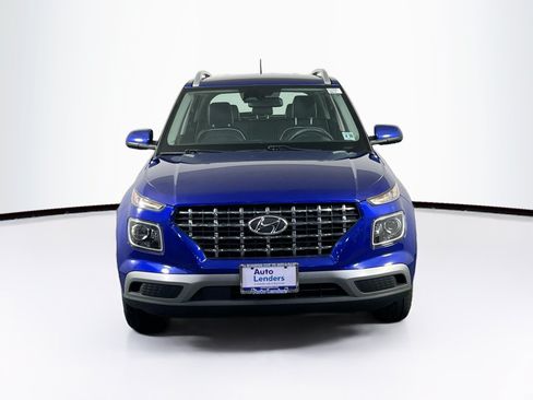 Used 2023 Hyundai Venue Limited w/ Cargo Package FWD image 2