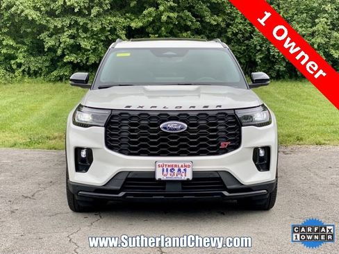 Used 2025 Ford Explorer ST image 2