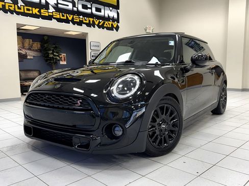 Used 2017 MINI Cooper S image 2