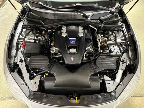 Used 2021 Maserati Ghibli S GranSport RWD image 34