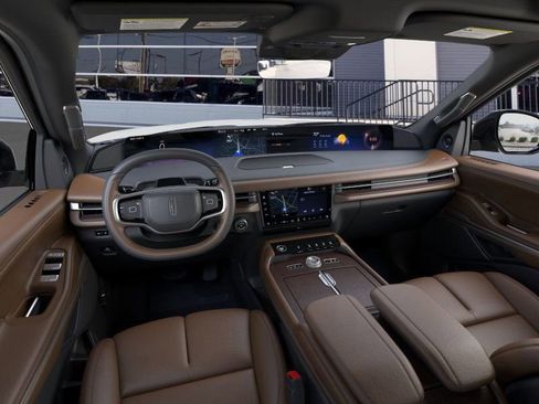 New 2025 Lincoln Navigator Reserve image 9