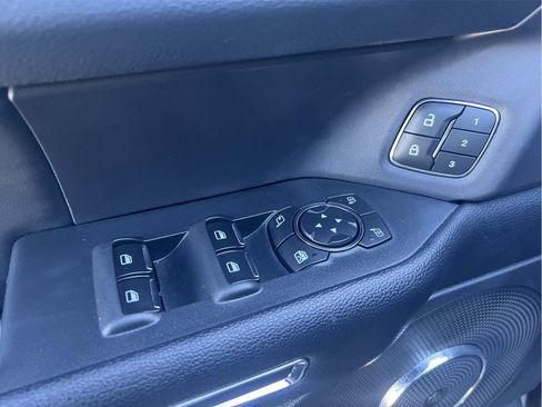 Used 2022 Ford Expedition Max Limited image 9